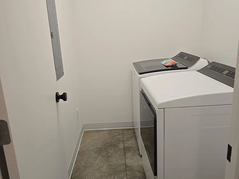 545 N Sheridan Ave #101 — Photo 2