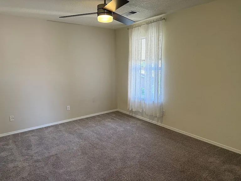 6202 Sierra Nevada Cir NW — Photo 16