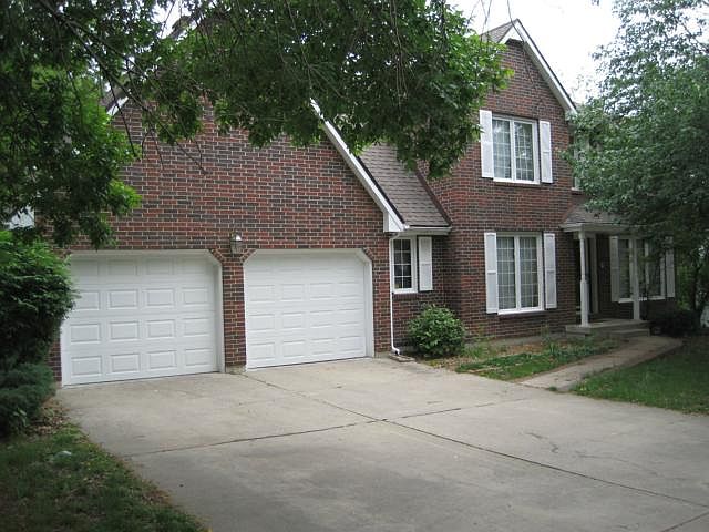 1st image of 409 NW Essex Dr