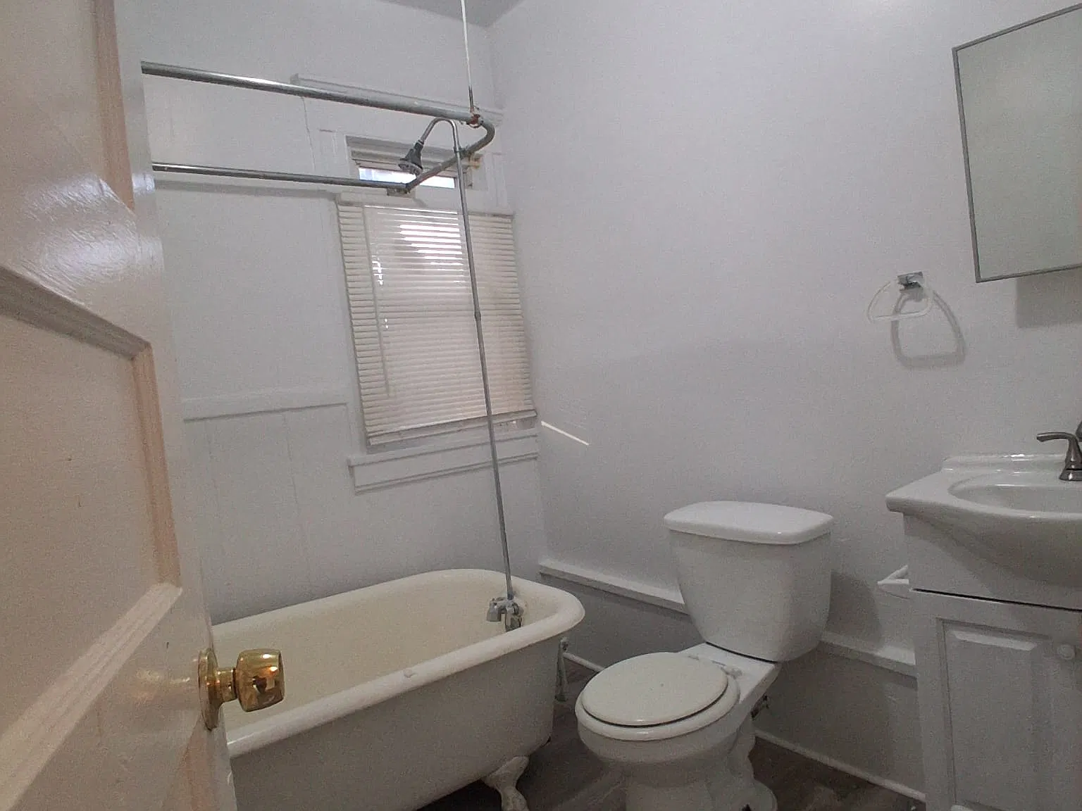 2 bed, $1,600 — Photo 1
