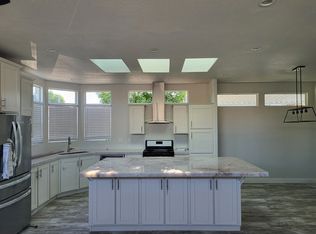 3 York Dr, Northridge, CA 91324