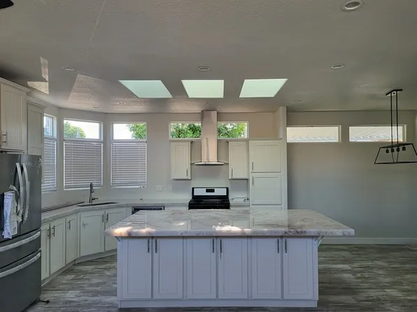 3 York Dr, Northridge, CA 91324