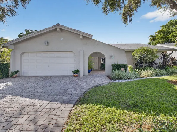 5656 Pinecrest Circle, Boca Raton, FL 33433