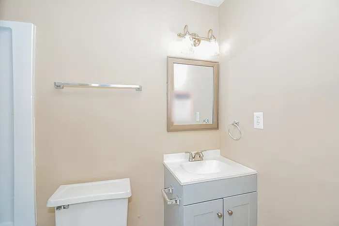 346 Woodale Dr — Photo 9