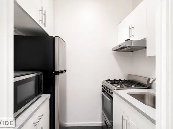 315 West 21st Street image 1 of 4