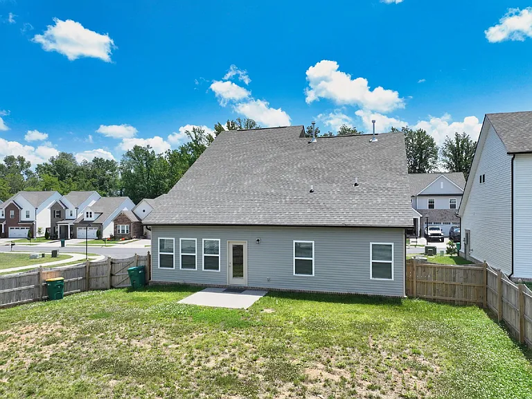 161 Crabourne Dr — Photo 8