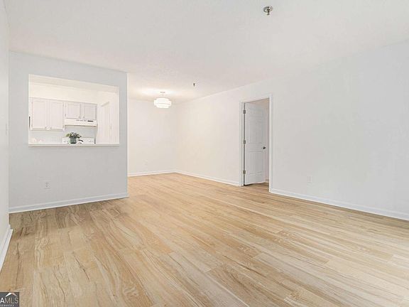 2nd image of 300 Johnson Ferry Rd NE Unit A203