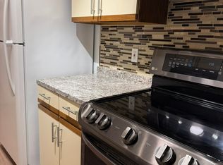 30052 W Twelve Mile Rd UNIT 67, Farmington Hills, MI 48334