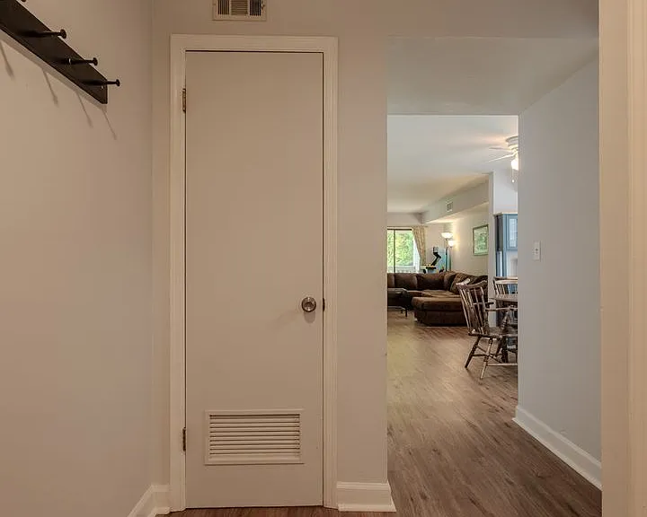 290 Appleby Dr #280 — Photo 2