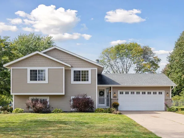 2260 Hallmark Ave N, Oakdale, MN 55128