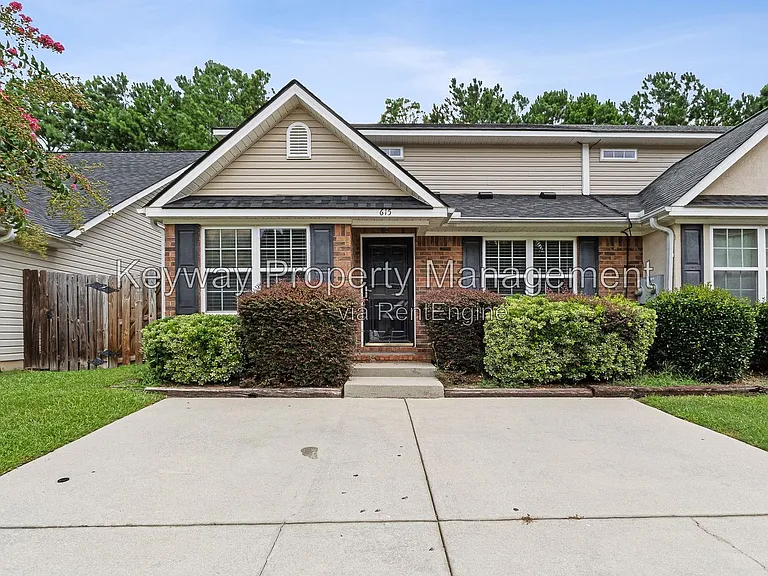 615 Goodale Ln — Photo 1
