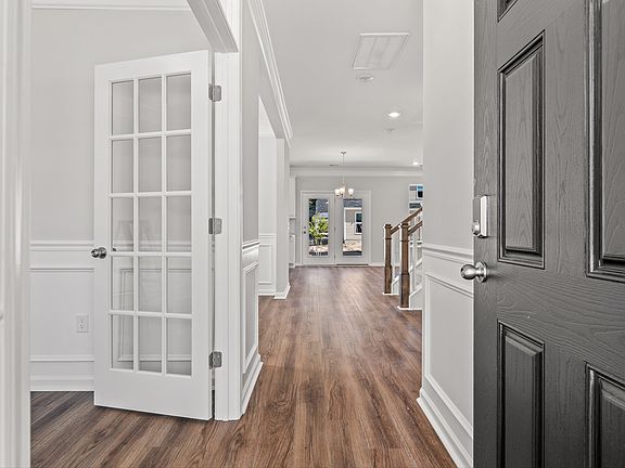 These photos are representative of this floor plan, but all options may not be available in every co