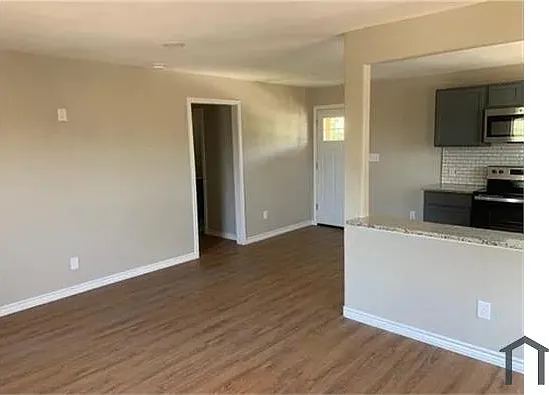 2 bed, 850 sqft, $1,100 — Photo 3