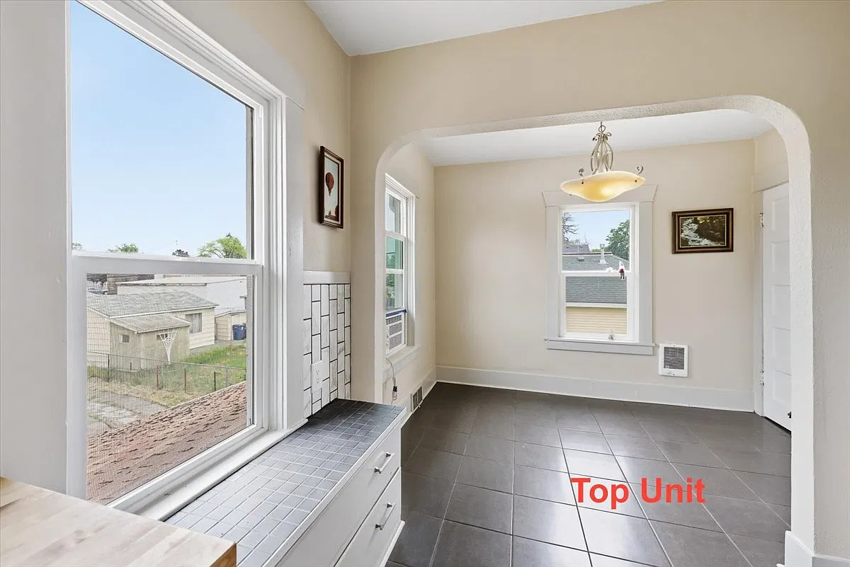 2 bed, 900 sqft, $1,400 — Photo 3