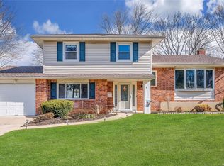 4 Suzane Ln, Bethpage, NY 11714