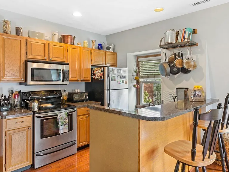 14 Arlington St #3 — Photo 3