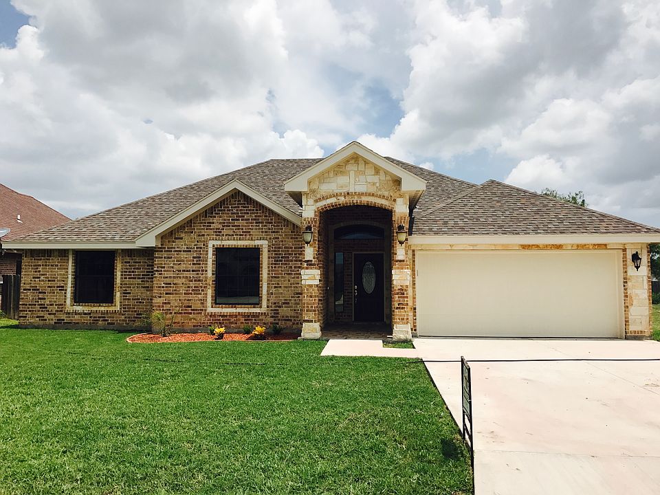 1st image of 876 Pinemore Dr