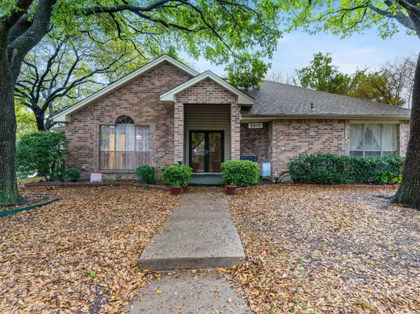 8810 Woodlake Dr, Rowlett, TX 75088