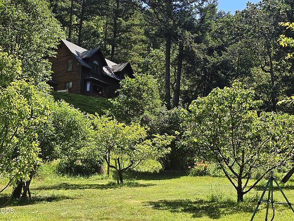 2nd image of 1449 Queen Of Bronze Rd