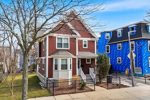 77 Cedar St Photo 1