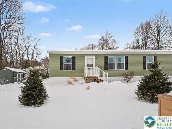 84 Mansfield Dr, Macungie, PA 18062