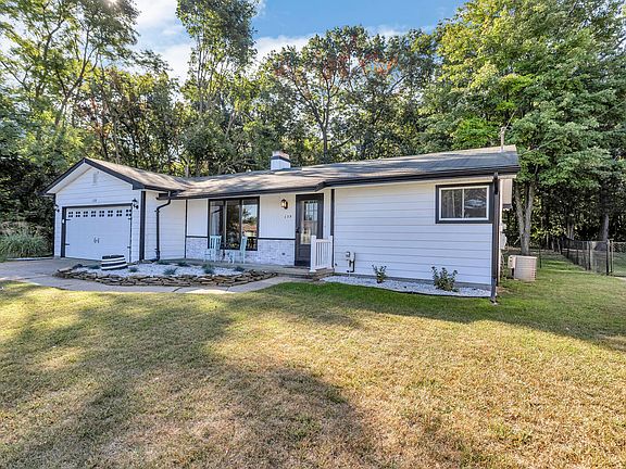 3rd image of 139 Ferris Dr