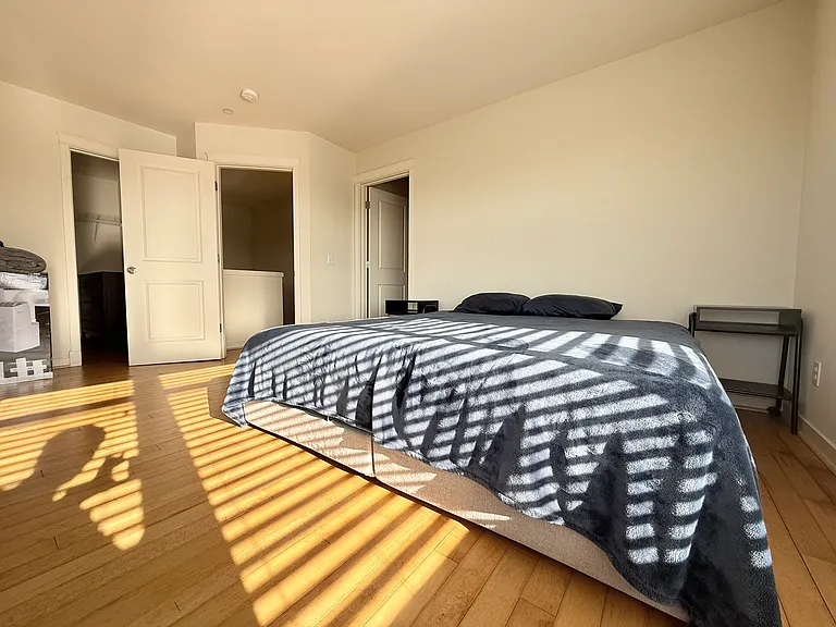 2405 NE Park Dr — Photo 17