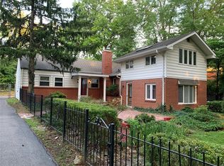 4 Narragansett Dr, Saint Louis, MO 63124