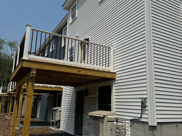10 Astral Dr, Windham, ME 04062