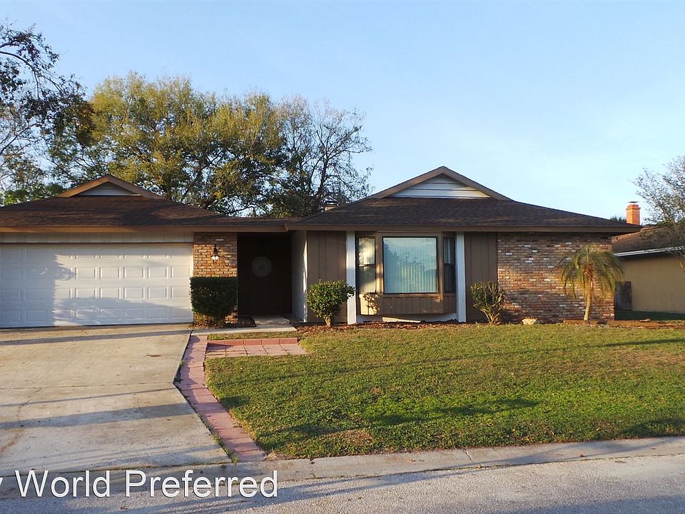 1st image of 125 E Cottesmore Cir