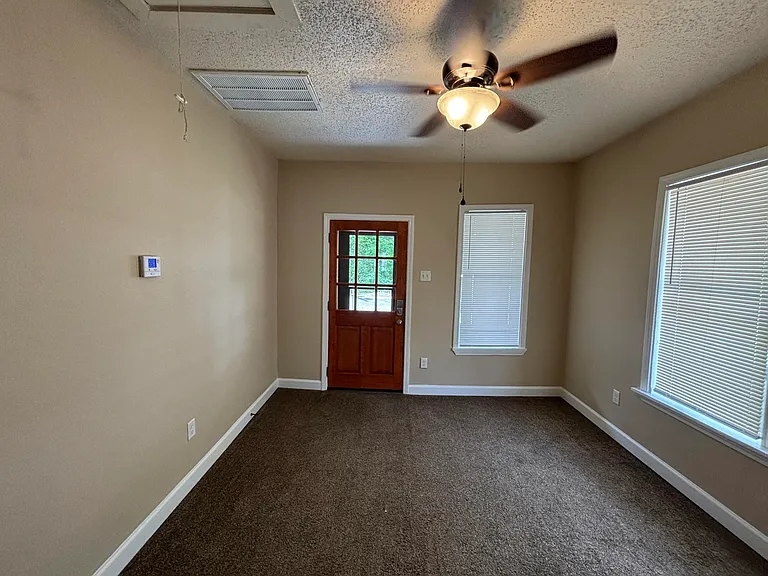 2701 Lincoln Ave #B — Photo 6