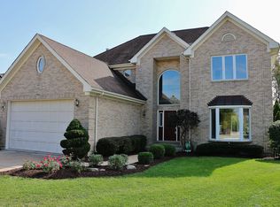 949 W Stonehedge Dr, Addison, IL 60101