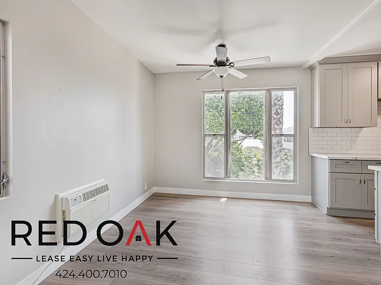 929 N Genesee Ave #6 — Photo 7
