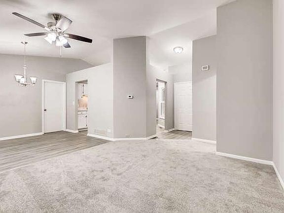 5th image of 718 Clarendon Springs Ct