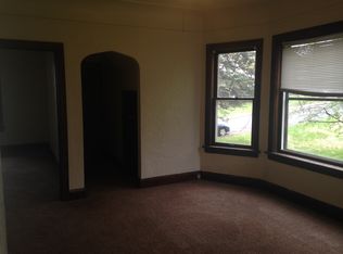 2907 Wicklow St APT 1, Duluth, MN 55806