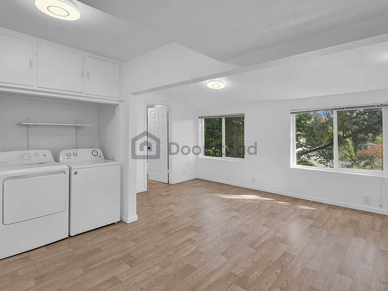 5536 38th Ave NE — Photo 16