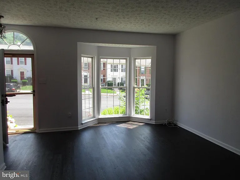 1024 Jeanett Way — Photo 32