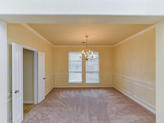 4th image of 5009 Coventry Ln