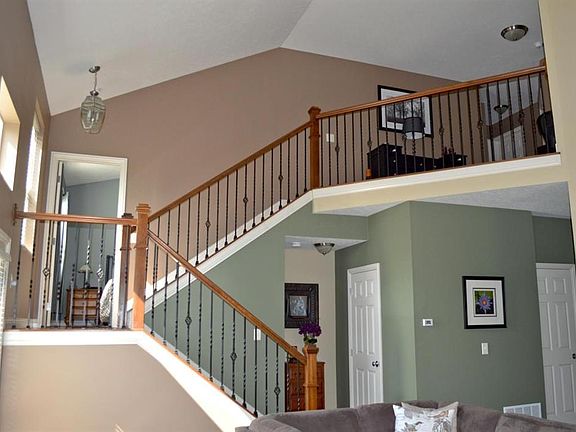 3rd image of 443 Yale Cir
