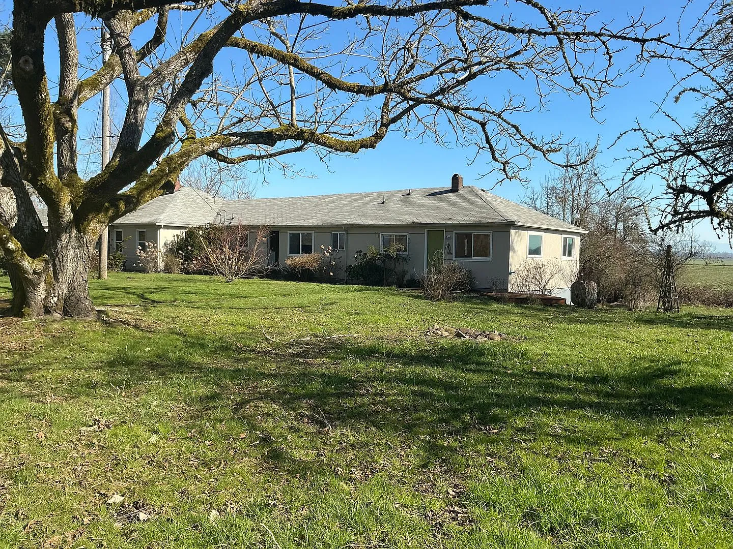 1134000 — Photo 2