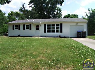 5425 SW Avalon Ln, Topeka, KS 66604