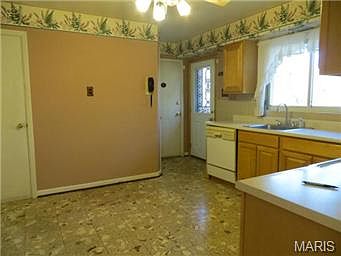 2nd image of 29 Grand Circle Dr