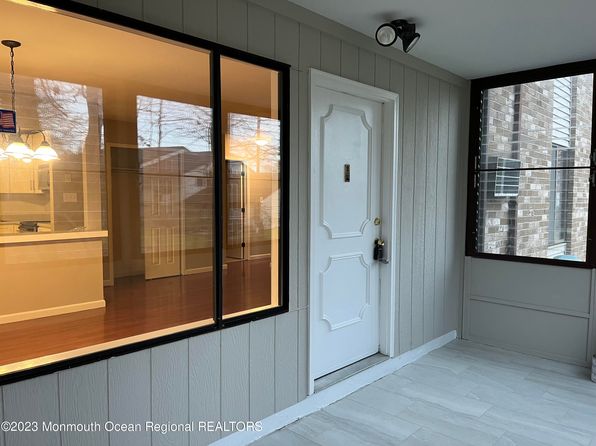 136 Amberly Dr UNIT F