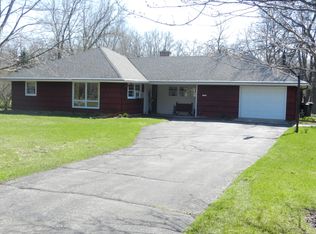 12153 W Saint Martins Rd, Franklin, WI 53132