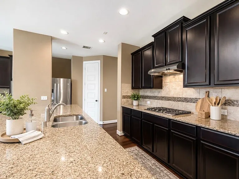 4607 Rockton Hills Ln — Photo 3