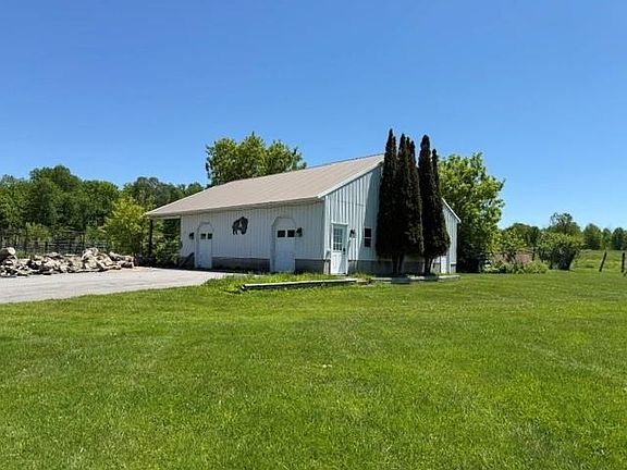 3rd image of 90 County Road 38