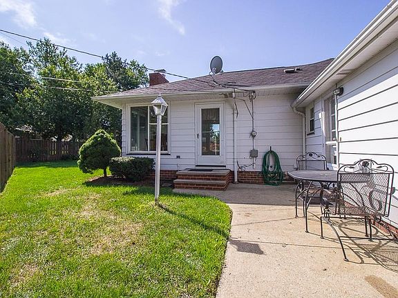 3rd image of 7511 Zona Ln