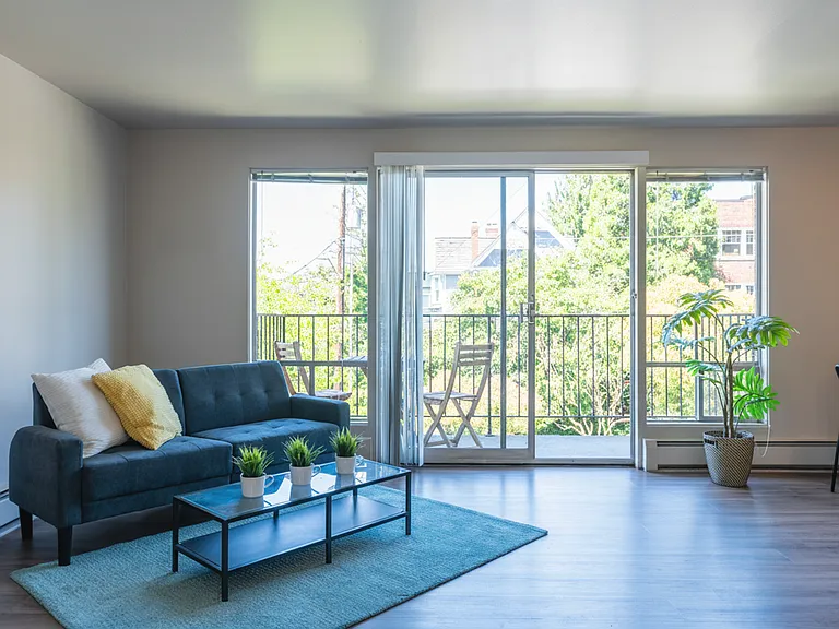 Hamlin Place — Photo 8