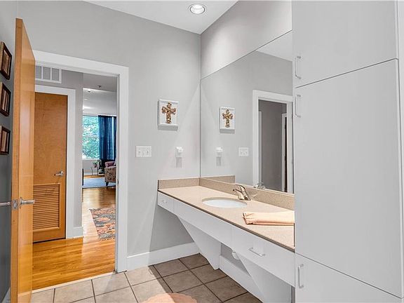 3rd image of 15 Waddell St NE Suite 204