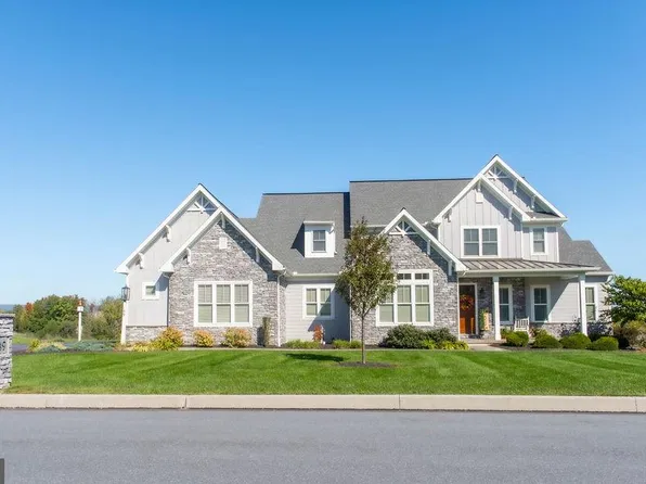 149 Willow Creek Ln, Hummelstown, PA 17036